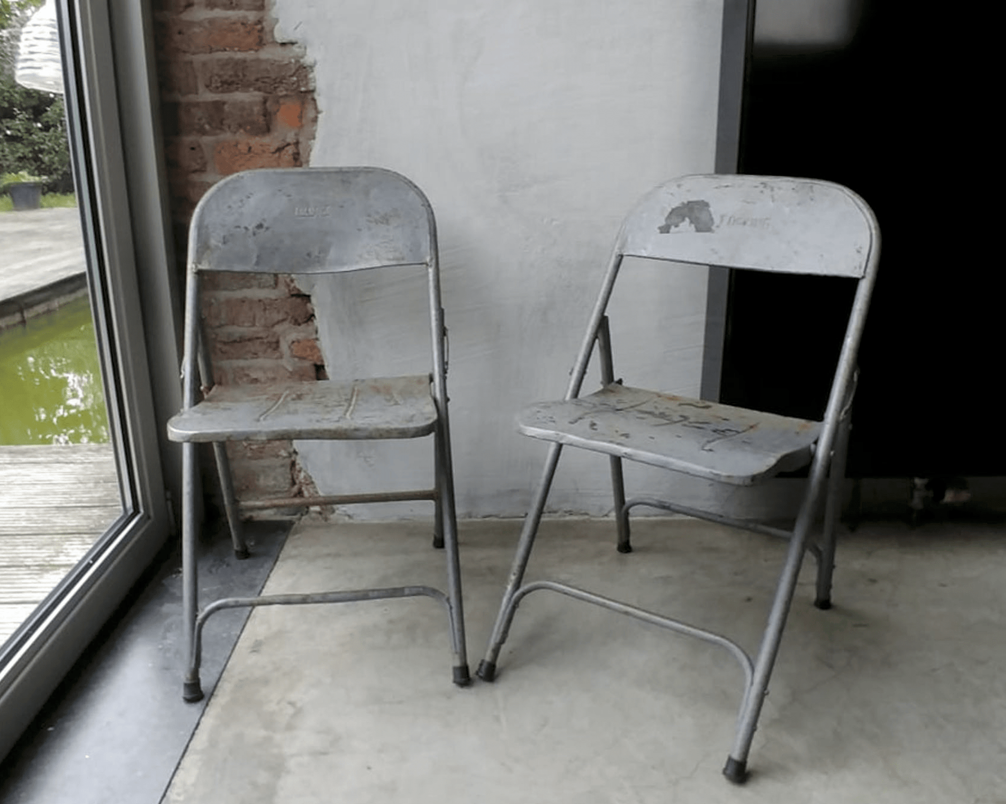 Lot de 2 chaises pliantes - Modus Vivendi Antiques
