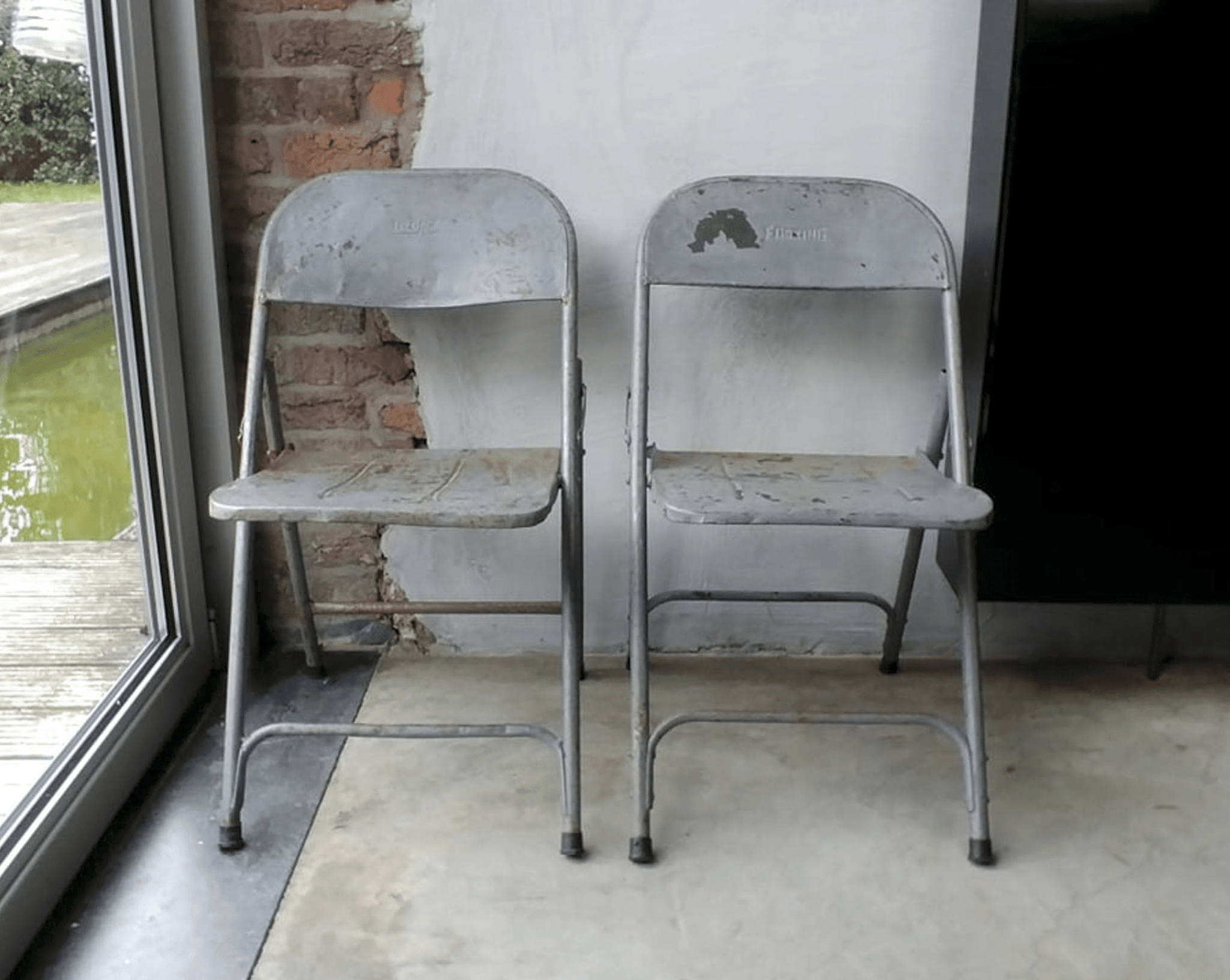Lot de 2 chaises pliantes - Modus Vivendi Antiques